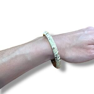 Sequin Cream & Gold Enameled Spring Close Bangle Bracelet
